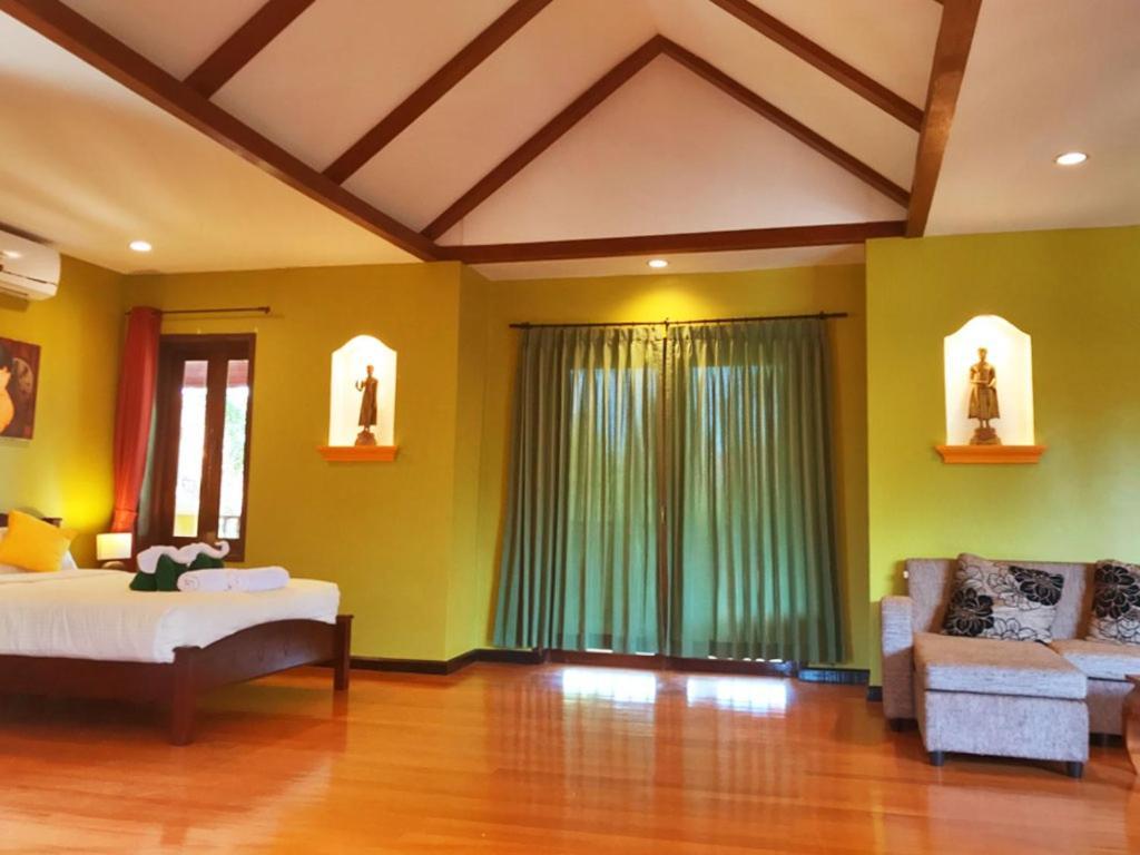 Villa Chaya Khao Lak Luaran gambar