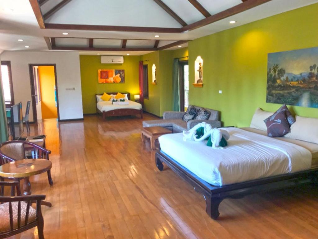 Villa Chaya Khao Lak Luaran gambar