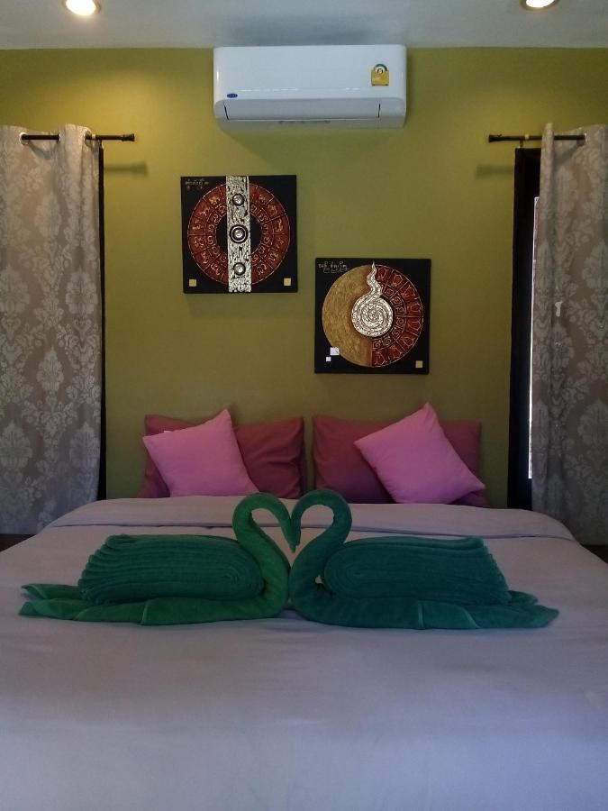 Villa Chaya Khao Lak Luaran gambar