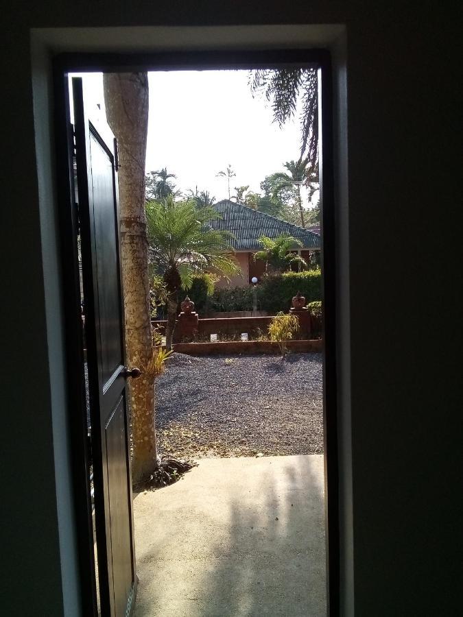 Villa Chaya Khao Lak Luaran gambar